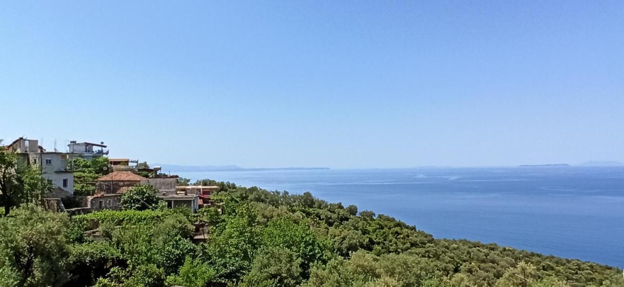 Villa Family Bitri Piqeras Buitenkant foto