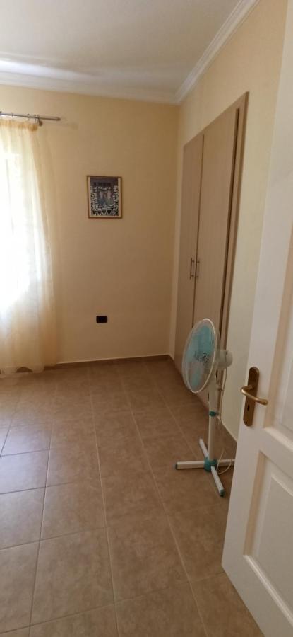 Villa Family Bitri Piqeras Buitenkant foto